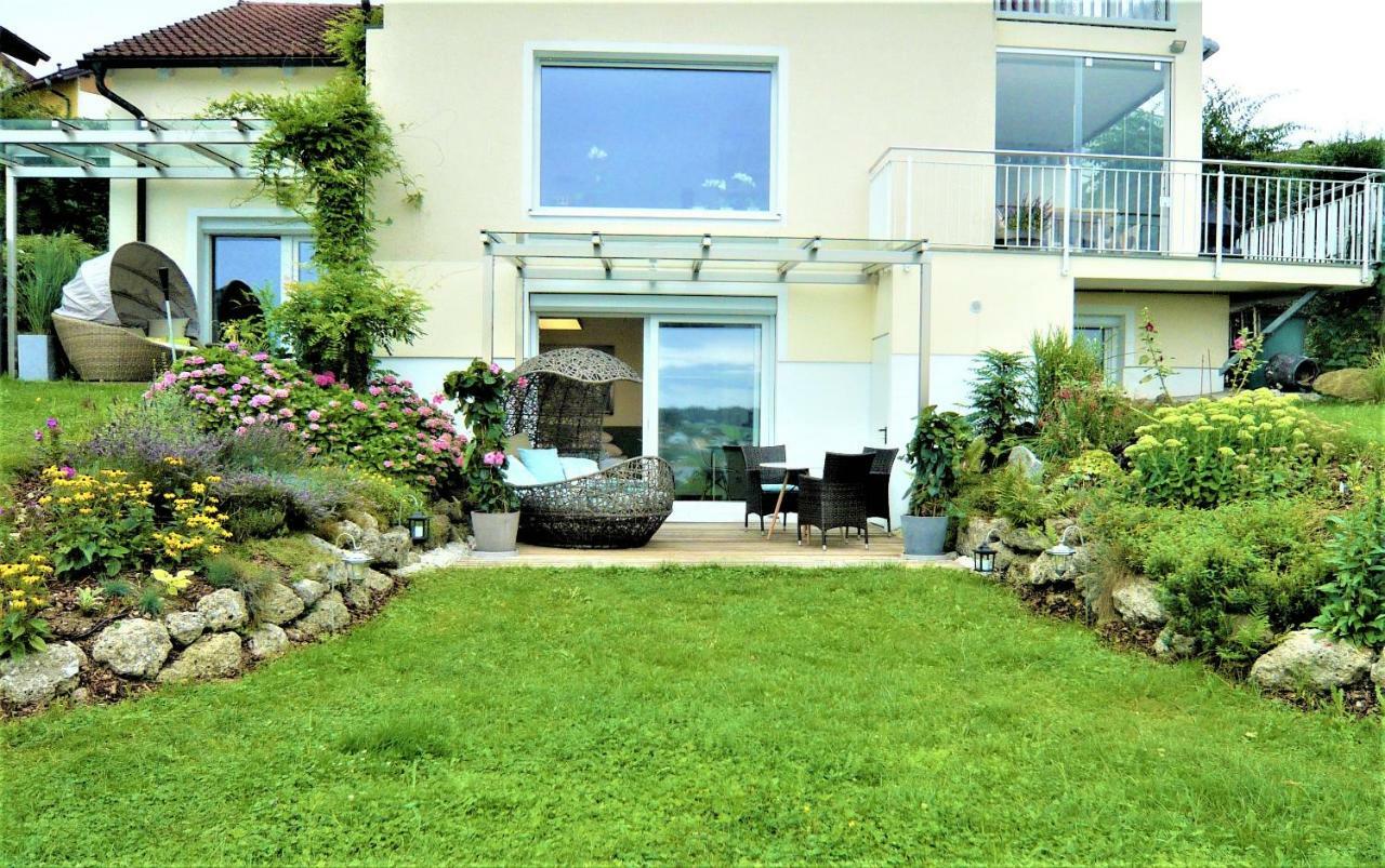 Haus Am Weinberg II Apartment Seekirchen am Wallersee Exterior photo
